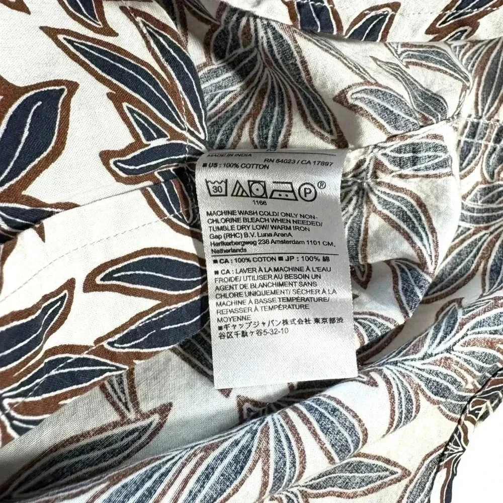 Banana Republic Men’s Button Down Leaf Pattern Slim Fit Shirt (Size M)
